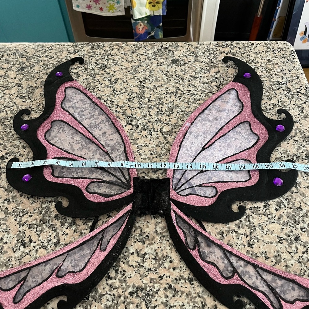 Butterfly wings missing some glitter - Picture 3 of 5